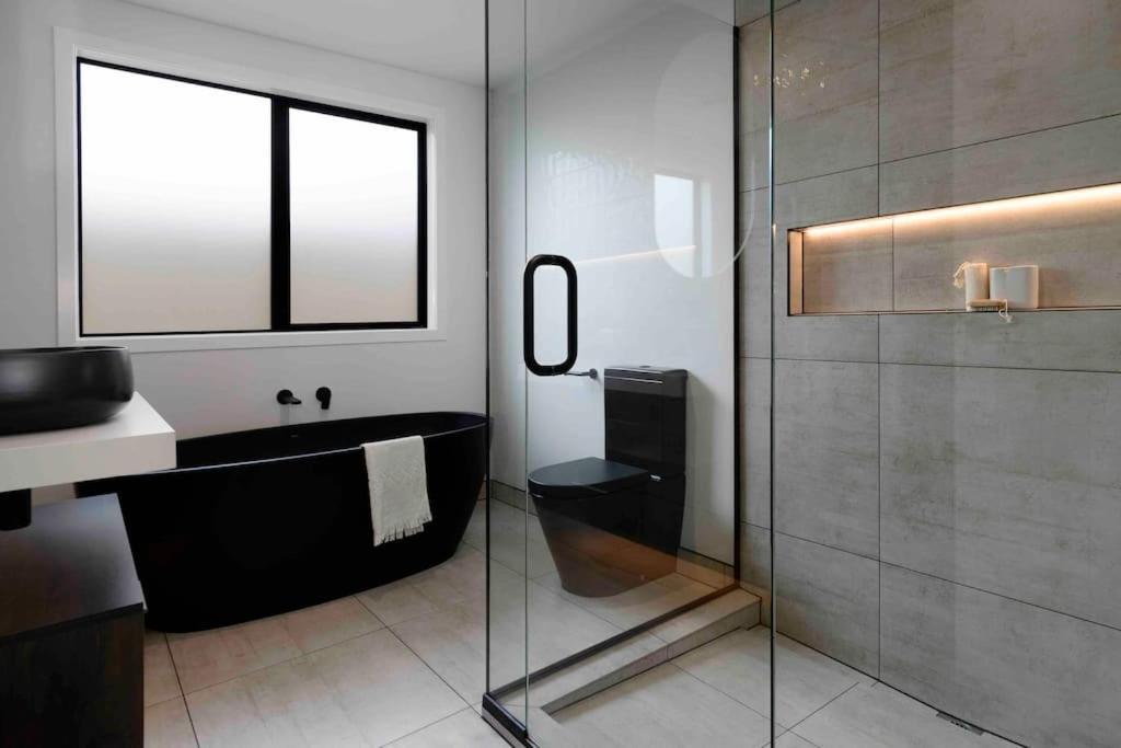 Luxury Escape In Cbd - Walking Distance To Town Villa Tauranga Dış mekan fotoğraf